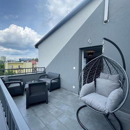 Apartamento Near Sanktuarium Beautiful View And Free Parking Cracovia Exterior foto